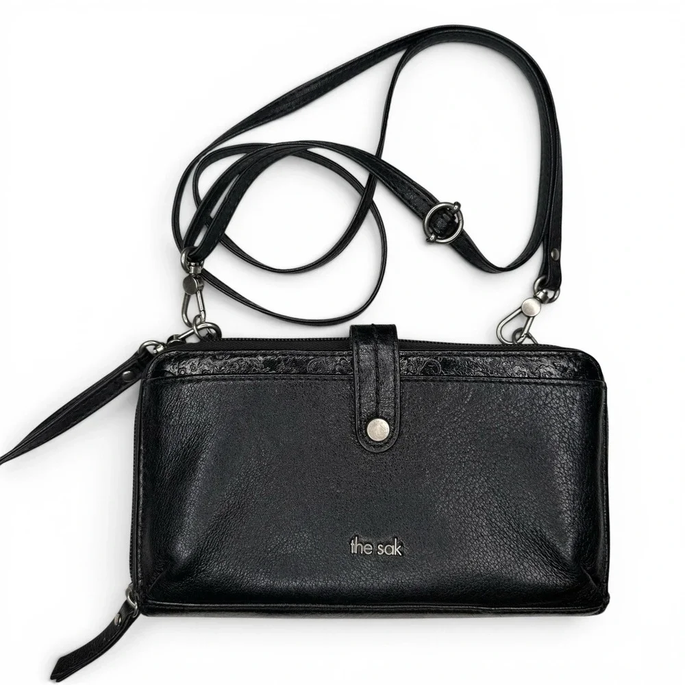 The Sak Iris Smartphone 3 In 1 Crossbody Wristlet Wallet Black Leather Embossed